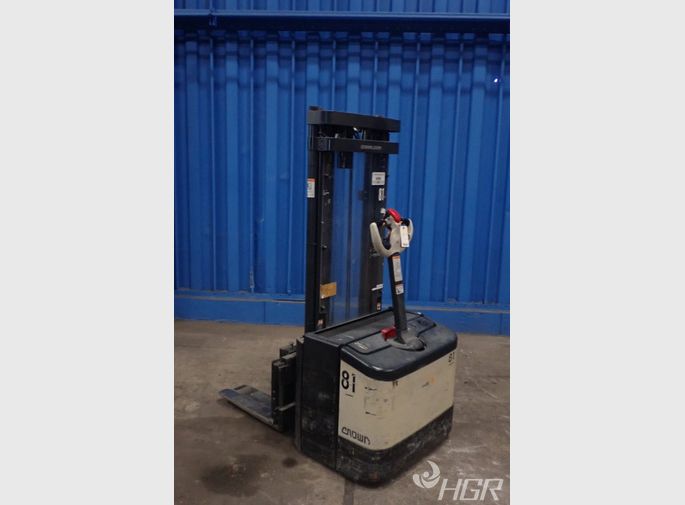 Crown Walkie Stacker