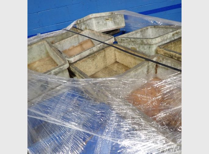  Plastic Bins