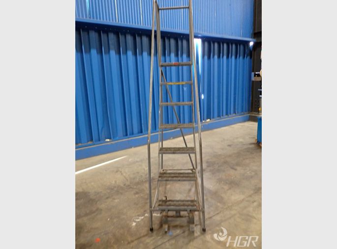  Rolling Ladder