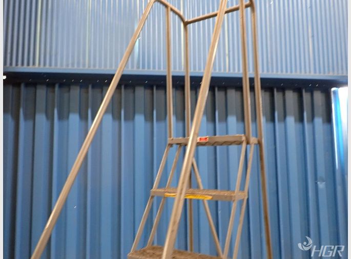  Rolling Ladder