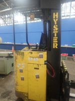 Hyster Electric Straddle Lift