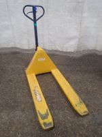  Pallet Jack