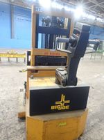Big Joe Electric Straddle Lift