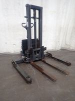 Raymond Electric Straddle Lift