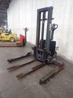 Raymond Electric Straddle Lift
