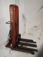 Presto  Electric Straddle Lift 