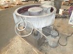 Ultramatic Vibratory Finisher