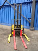 Hyster Electric Walk Behind Straddle Lift