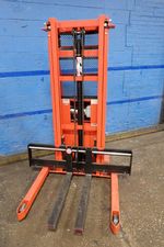 Presto Lifts Electric Straddle Lift