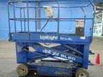 Upright Inc Scissor Platform Lift