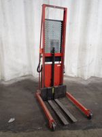 Wesco Electric Straddle Lift