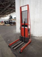 Wesco Electric Straddle Lift