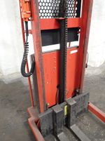 Wesco Electric Straddle Lift