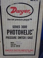 Dwyer Pressure Switchgauge