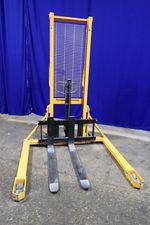 Northern Industrial Manual Stacker