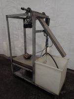  Feeder With Scale