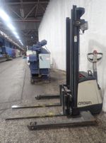 Crown Electric Straddle Lift