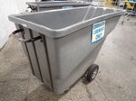 Rubbermaid Hopper