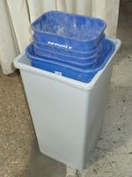  Plastic Trash Cans