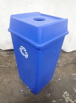 Rubbermaid Recycling Bin