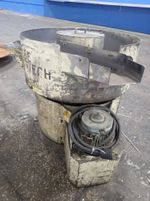  Vibratory Finisher