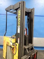 Hyster Electric Straddle Lift