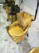 Rubbermaid  Mop Bucket W Wringer 