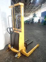 Uline Electric Straddle Lift
