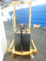 Uline Electric Straddle Lift