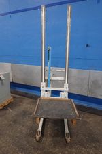 Manuvit Portable Straddle Lift