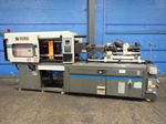 Cincinnati Cincinnati Vt1105 Injection Molder