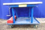  Manual Lift Table
