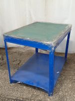  Stand Table