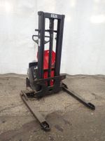 Raymond Electric Straddle Lift