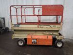 Jlg Jlg Cm2033  Platform Scissor Lift