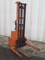 Big Joe  Electric Straddle Lift 