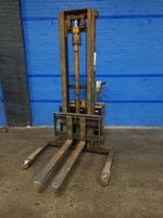 Prime Mover Electric Straddle Lift