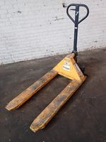  Pallet Jack