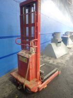 Wesco Walk Behind Straddle Lift