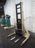 Crown Straddle Lift