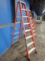  8 Aluminum  Fiberglass Ladder