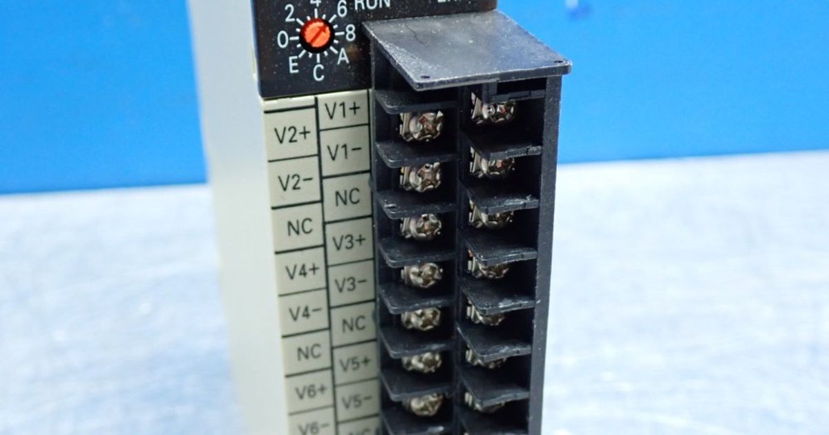 Omron C200h-series PLC Expansion Module - C200h-da003 | HGR*24
