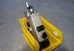 OMRON SERVO MOTOR  -  R88M-K10030T-BS2
