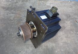 YASKAWA SERVO MOTOR  -  SGMG-20AABB