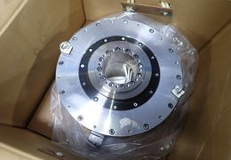 YASKAWA ELECTRIC AC SERVO MOTOR  -  SGMCS-80M3A31