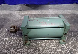 PNEUMATIC CYLINDER