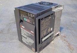 MITSUBISHI ELECTRIC INVERTER  -  FR-E840-0040EPA-60