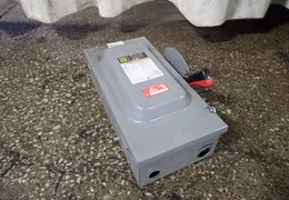 SQUARE D HEAVY DUTY SAFETY SWITCH   -  HU362