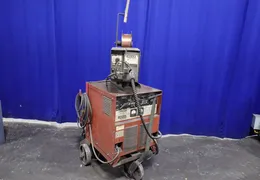 THE LINCOLN ELECTRIC COMPANY 350 AMPS WELDER  -  R3S-325