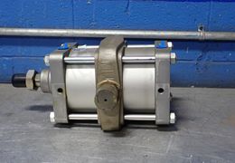 SMC PNEUMATIC CYLINDER  -  CDS2T140-150